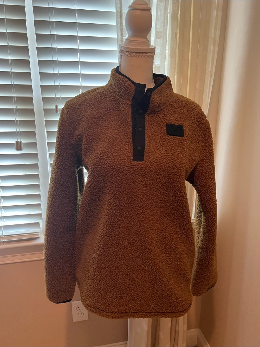 Under Armour Youth XL Sherpa Pullover in Brown